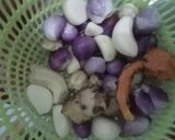 Foto langkah ke 1 dari resep Soto Kuning Bogor.