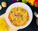 A picture of step 6 of Chicken & Vegetables Stir-Fry Noodles.