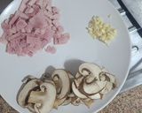 Foto del paso 1 de la receta: Espagueti prosciutto, champiñones y jamón york