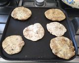 Foto del paso 3 de la receta: Gordas de chicharrón prensado