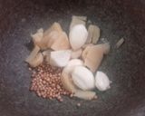 A picture of step 1 of Kare Tonkutsu.