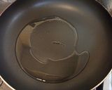 A picture of step 8 of Stir-fried Liver and Chinese Chives.