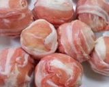 A picture of step 3 of Everybody's Favourite Roly Poly Meat-Wrapped Onigiri Rice Balls.