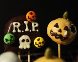 A picture of step 2 of M&M Jack-o-Lantern Decorations.
