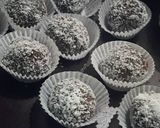 Foto del paso 3 de la receta: Trufas de chocolina, dulce de leche y coco!