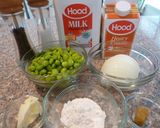 A picture of step 1 of Cold Edamame Soup.