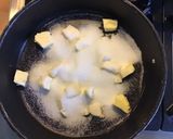 Une image de l'étape 3 de Flan aux pommes cannelle caramel au beurre salé.