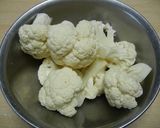 A picture of step 1 of [Farmhouse Recipe] Cauliflower Pickles.