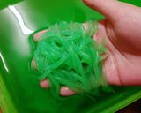 Hình bước làm 3 của món Chè bánh lọt (Lod chong Thai)
