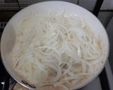 Foto del paso 1 de la receta: Huevo con cebolla🥚