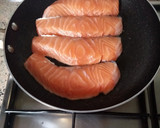 Foto del paso 1 de la receta: Salmón en salsa de mandarina con romero