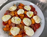 Une image de l'étape 8 de Salade de tomates cerises bicolores à la mozzarella, persil et crème de balsamique.