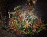 Foto langkah ke 2 dari resep Tumis Jagung Pare Teri.