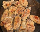 Hình bước làm 2 của món Gà sốt mật ong (chicken with honey sauce)