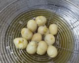 Foto langkah ke 2 dari resep Sambal goreng ati kentang telur puyuh.
