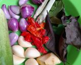 Foto langkah ke 1 dari resep Kepala Ikan Kuah Santan Bumbu Iris.