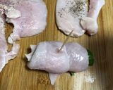 Hình bước làm 3 của món Ức gà cuộn lá lốt nướng Air fryer-Eatclean