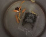 A picture of step 2 of Orange ice tea.