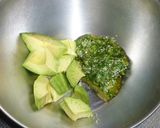 A picture of step 1 of Shrimp and Avocado Pesto Genovese.