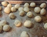 A picture of step 2 of Cheesy, spicy pull apart bread.