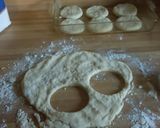 A picture of step 4 of Southern Style Buttermilk Biscuits.