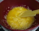 Foto langkah ke 3 dari resep Bolu kukus keju (takaran sendok).