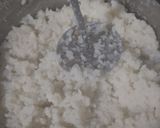 Une image de l'étape 2 de Boules de riz au fromage à la sauce rouge.