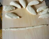 A picture of step 9 of Simit: Turkish Bread Rings Coated with Sesame Seeds.