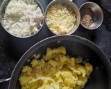 A picture of step 2 of Cheezy Chutney Bombs.