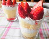 A picture of step 9 of Strawberry Yogurt Custard Parfait.
