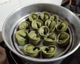A picture of step 4 of Momos.