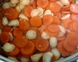 Tárkonyos krumplileves füstölt hússal recept fázis 2 fotója