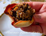 Foto del paso 8 de la receta: Tapa de revuelto de morcilla y piñones en tulipa de mantequilla