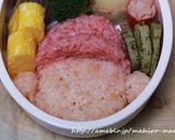 A picture of step 7 of For Charaben (Decorative Bentos) - Super Mario.