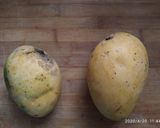 A picture of step 1 of Mango juice.
