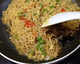 கார்லிக் மேகி(garlic maggi recipe in tamil) ரெசிபி ஸ்டேப் 2 புகைப்படம்