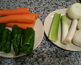 Foto del paso 2 de la receta: Sopa de pollo y verduras