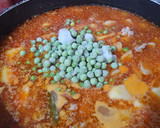 Foto del paso 4 de la receta: Estofado de cerdo con chorizo y guisantes