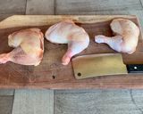 Foto del paso 1 de la receta: Pollo al spetzzatino con ajo, romero y papas