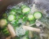 Foto langkah ke 3 dari resep Sayur Bening Bayam Oyong.