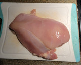 Foto del paso 1 de la receta: Sándwich de pechuga de pollo a la parrilla