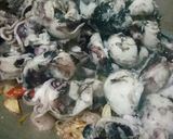 Foto langkah ke 3 dari resep Tumis Cumi Hitam.