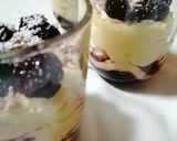Foto del passaggio 7 della ricetta #250 Bicchierini di crema pasticcera, more e mirtilli