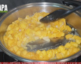 Foto del paso 7 de la receta: Albóndigas de pollo con salsa de mango y curry