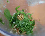 Foto del paso 1 de la receta: Pesto de albahaca y perejil 🌱