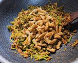 Foto langkah ke 9 dari resep Tumis Bunga Pepaya dengan Tempe dan Ikan Cue.
