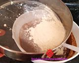 Foto del paso 3 de la receta Bizcocho de chocolate calado con almíbar de naranja