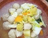 Foto langkah ke 7 dari resep Sup Bakso Sayur.