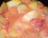 A picture of step 1 of papaya apple barbeque sauce.