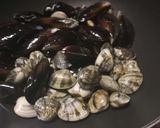 A picture of step 1 of Zuppa mare e monti sea and mountain soup.